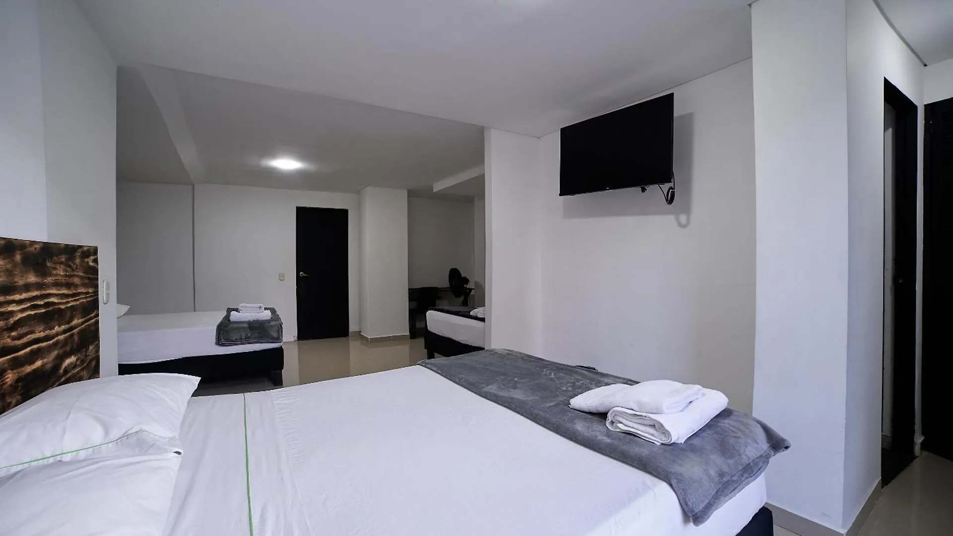 Hotel Express Medellin Farum 2*,