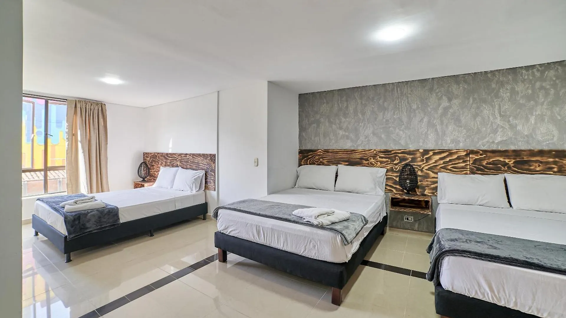 **  Hotel Express Medellin Farum Colombia